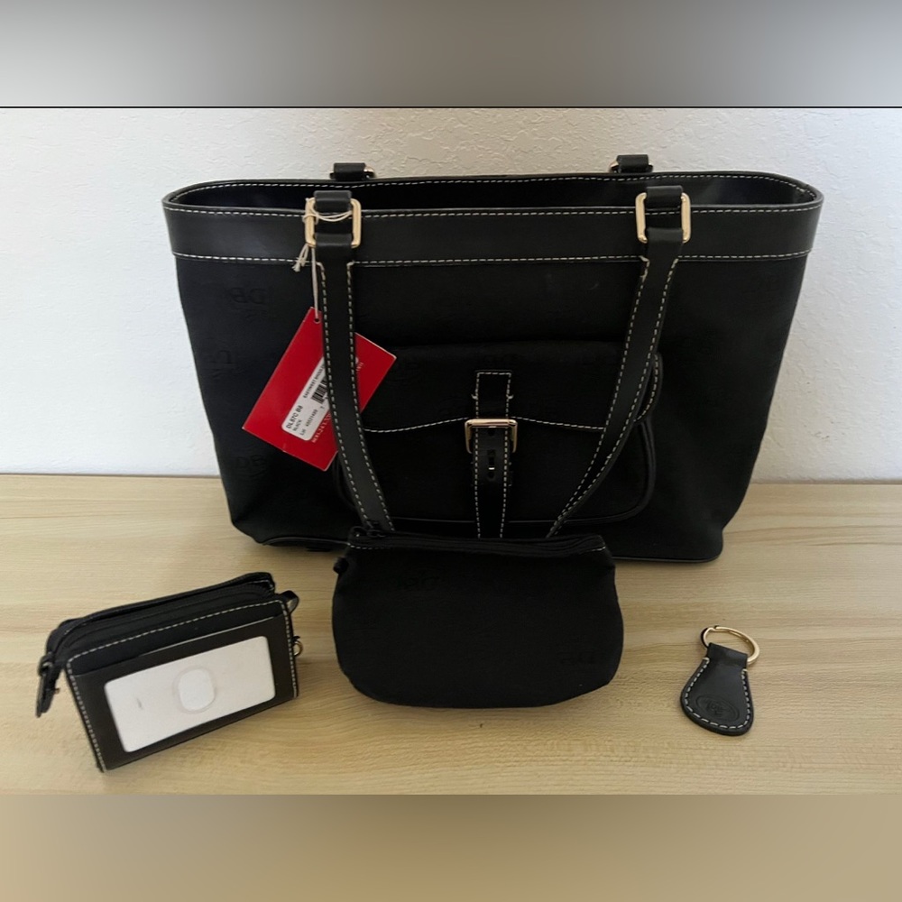 Dooney & BourkePurse